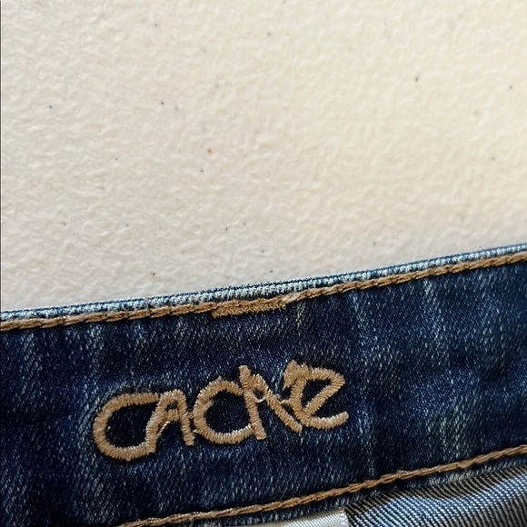 Cache Blue High‎ Rise Jeans with Distressed Details - Picture 10 of 14